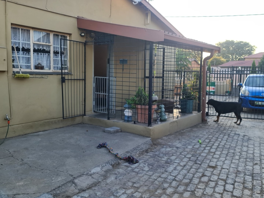 4 Bedroom Property for Sale in Rustenburg Central North West